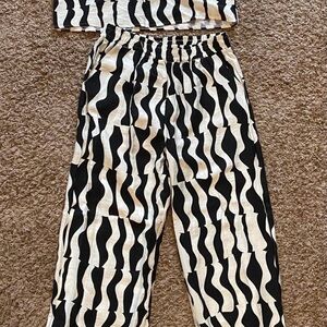 Black & White Wide Leg Wave-Print Pants and blouse